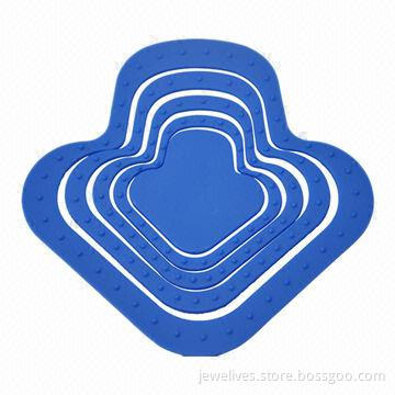 Arrow-shaped silicone coasters